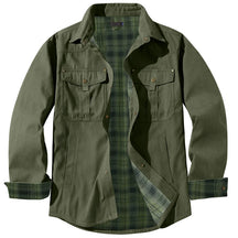 Jaqueta masculina marrom flanelada com forro interno xadrez e bolsos frontais estilo casual premium para inverno.