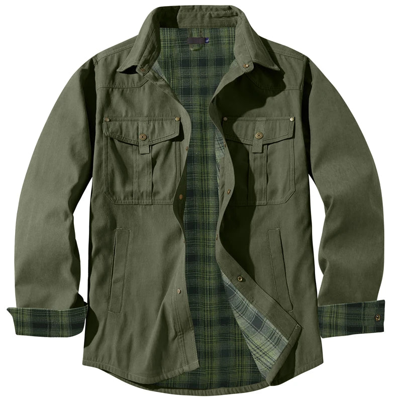 Jaqueta masculina marrom flanelada com forro interno xadrez e bolsos frontais estilo casual premium para inverno.