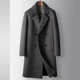 Sobretudo masculino cinza escuro de lã premium com corte longo e abotoamento frontal elegante
