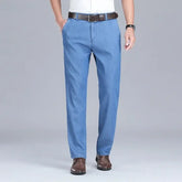 Calça Jeans Masculina Reta Leve em Algodão Denim