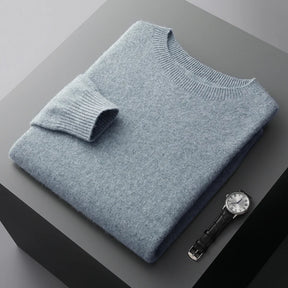 Suéter masculino em lã merino com gola careca e acabamento minimalista elegante para inverno