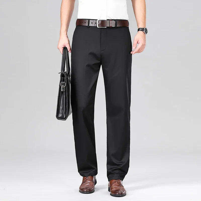 Calça Masculina Reta Leve em Tecido Respirável
