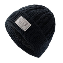 Gorro Térmico Alpine em tricô trabalhado com forro interno quente para dias frios.