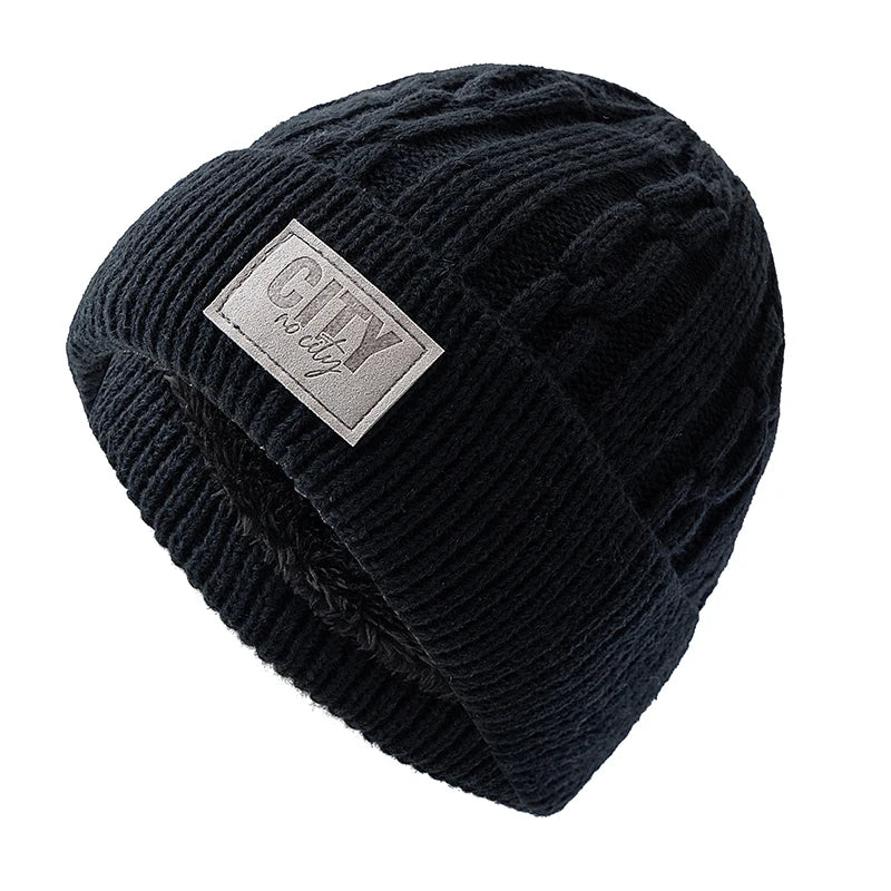 Gorro Térmico Alpine em tricô trabalhado com forro interno quente para dias frios.