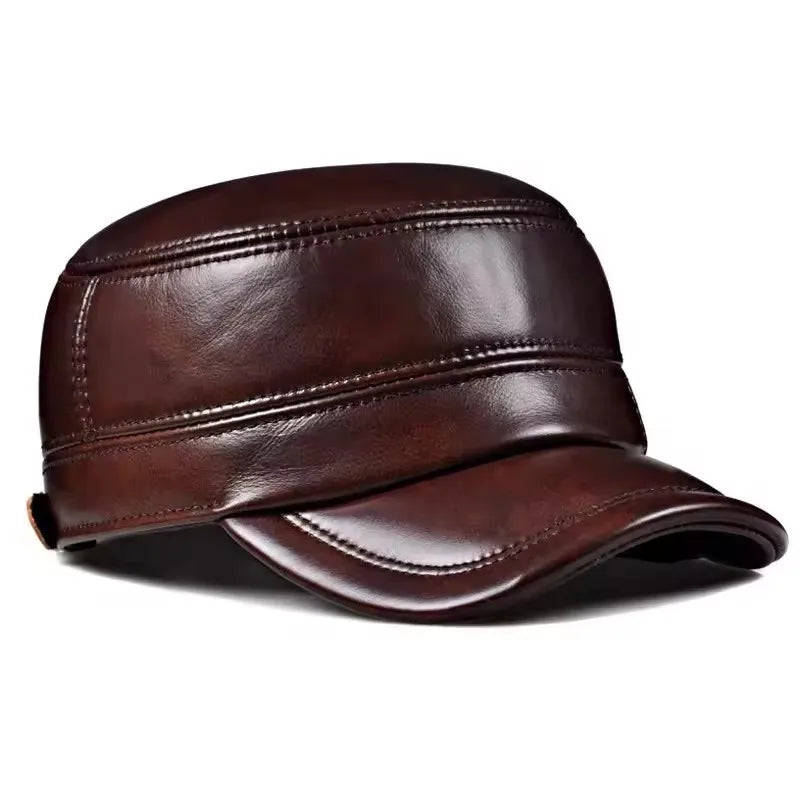 Boné masculino marrom em couro legítimo estilo militar vintage com aba curva e acabamento premium.