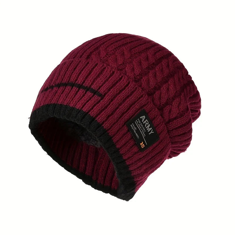Gorro Térmico em tricô trabalhado com interior quente e confortável para o inverno.