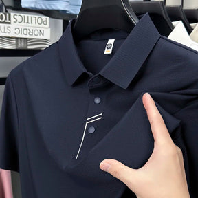 camisa polo masculina AZUL MARINHO com tecido tecnológico respirável e proteção uv exibindo textura do tecido em detalhe