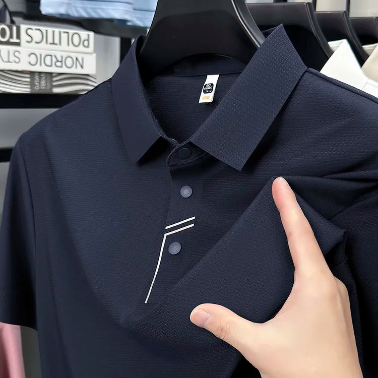 camisa polo masculina AZUL MARINHO com tecido tecnológico respirável e proteção uv exibindo textura do tecido em detalhe