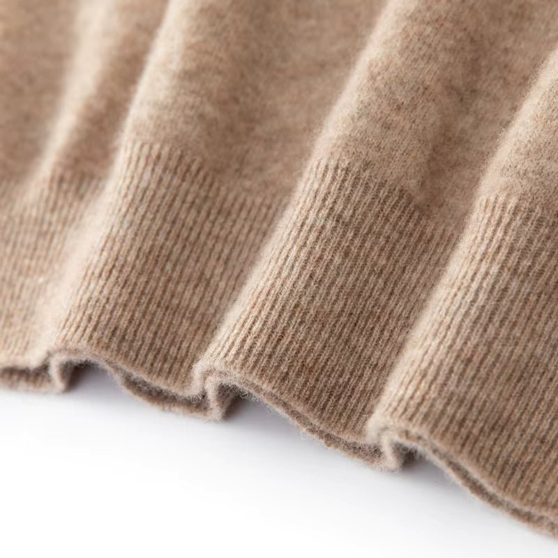 Suéter masculino em lã merino com gola polo e botões frontais dobrado com acabamento elegante