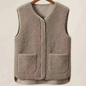 colete masculino fleece com textura aveludada e design minimalista com bolsos frontais para inverno