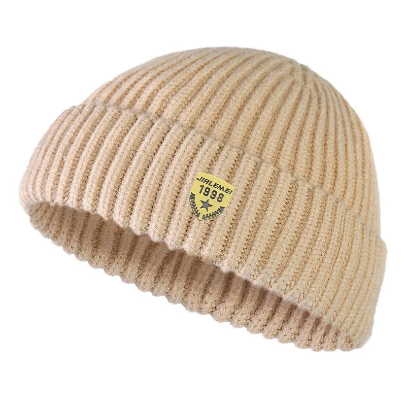 Gorro Unissex Brooklyn Knit em tricô canelado com design moderno e estilo urbano para inverno.