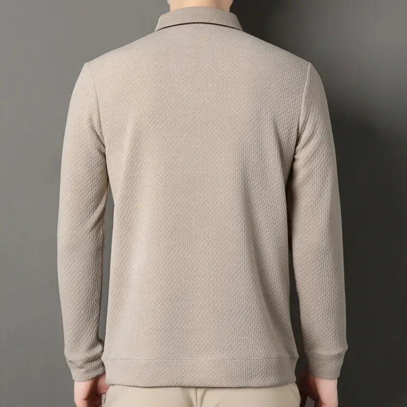 camisa polo masculina de tricot manga longa com tecido macio e elegante exibindo textura do knitwear