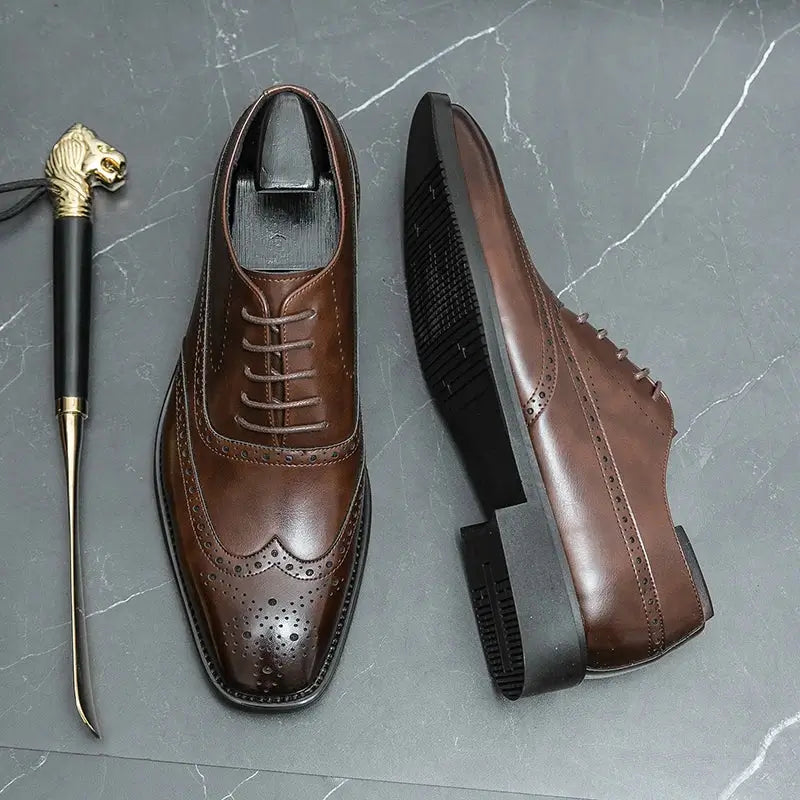 Sapato Masculino Oxford  em couro confortável, modelo social, ideal para uso diário e ocasiões especiais.