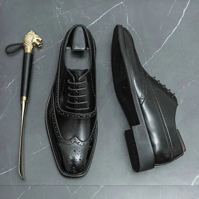 Sapato Masculino Oxford  em couro confortável, modelo social, ideal para uso diário e ocasiões especiais.