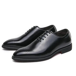 Sapato Oxford Masculino Em Couro confortável, modelo social, ideal para uso diário e ocasiões especiais.