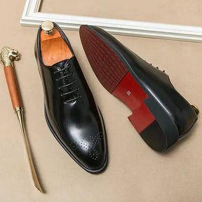 Sapato Oxford Masculino Em Couro confortável, modelo social, ideal para uso diário e ocasiões especiais.