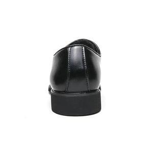 Sapato Oxford Masculino Em Couro confortável, modelo social, ideal para uso diário e ocasiões especiais.