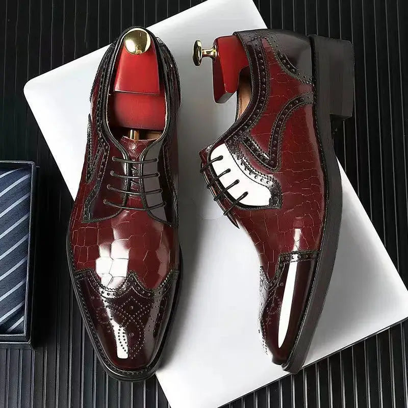 Sapato Social Masculino Brogue Em Couro confortável, modelo social, ideal para uso diário e ocasiões especiais.
