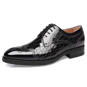 Sapato Social Masculino Brogue Em Couro confortável, modelo social, ideal para uso diário e ocasiões especiais.