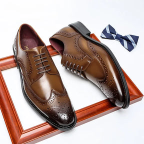 Sapato Social Masculino Brogue Em Couro confortável, modelo social, ideal para uso diário e ocasiões especiais.