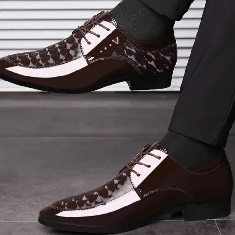 Sapato Social Masculino Derby  Em Couro confortável, modelo social, ideal para uso diário e ocasiões especiais.