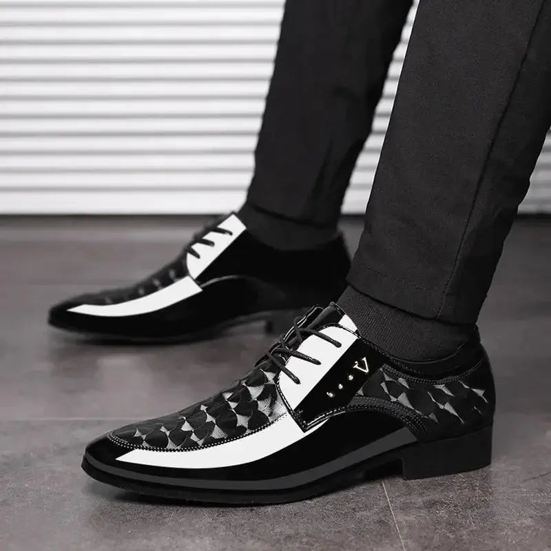 Sapato Social Masculino Derby  Em Couro confortável, modelo social, ideal para uso diário e ocasiões especiais.