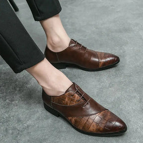 Sapato Social Masculino Oxford Em Couro, confortável modelo social, ideal para uso diário e ocasiões especiais.