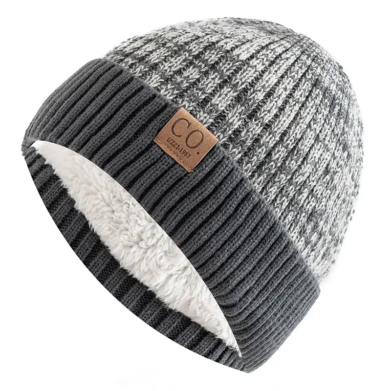 Gorro Térmico Aspen em tricô premium com forro interno em pelúcia para dias frios