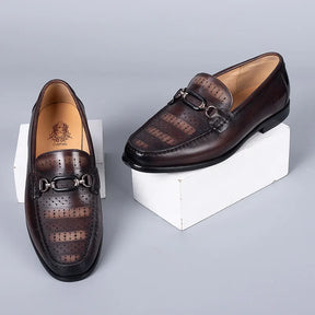 Sapato Masculino Loafer Em Couro Legítimo Com Detalhe Metálico Elegante