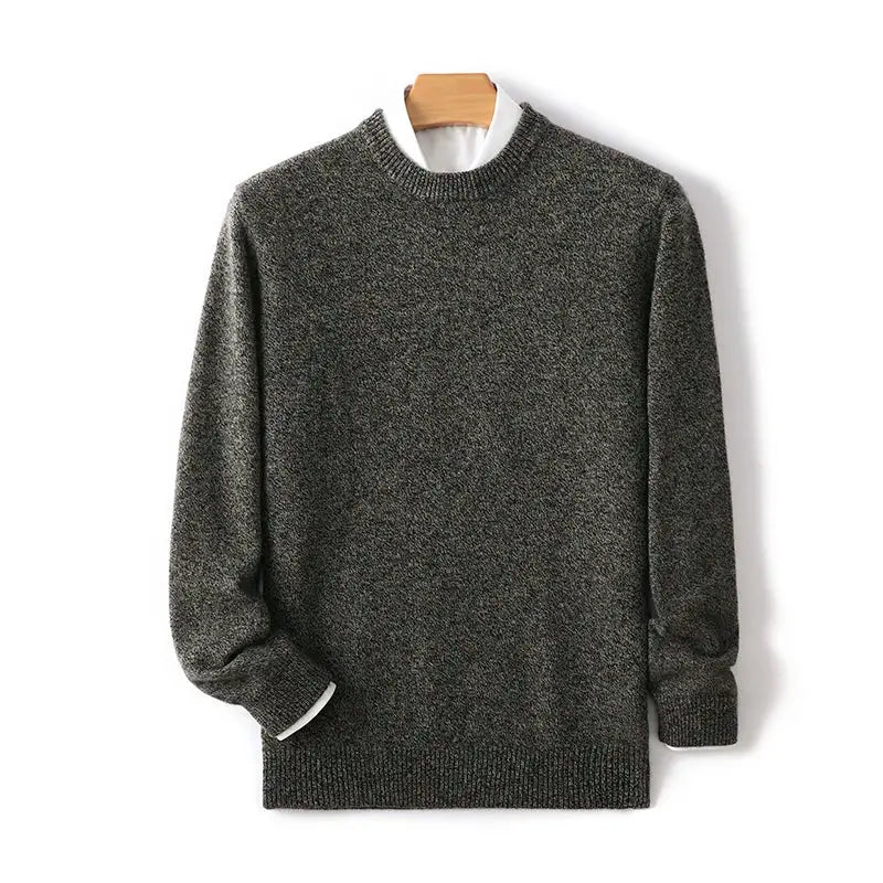 Suéter masculino cinza mescla em lã e cashmere com gola careca e textura elegante para inverno