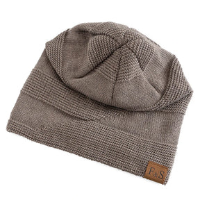 Gorro Térmico Montana taupe em tricô premium com forro interno quente e design slouchy moderno.