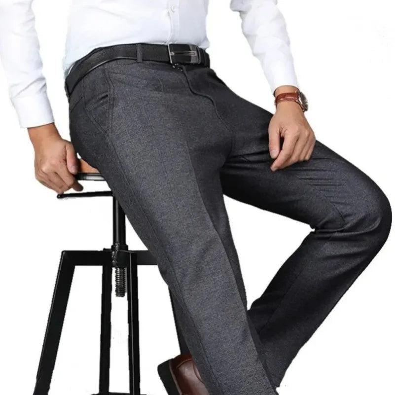 Calça masculina business com corte reto, tecido macio e visual elegante para uso diário e eventos sociais