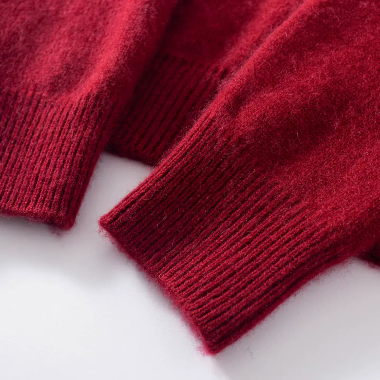 Suéter masculino em cashmere com gola alta e textura macia elegante para inverno sofisticado