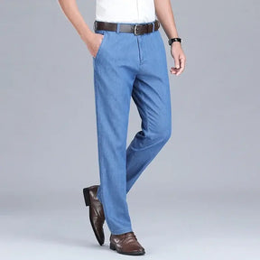 Calça Jeans Masculina Reta Leve em Algodão Denim