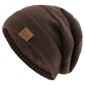 Gorro Térmico Montana taupe em tricô premium com forro interno quente e design slouchy moderno.