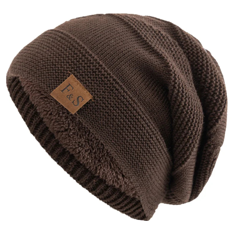 Gorro Térmico Montana taupe em tricô premium com forro interno quente e design slouchy moderno.