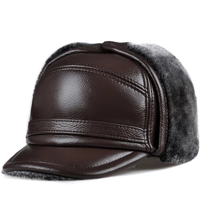 Boné masculino térmico marrom em couro com proteção auricular e forro interno felpudo para inverno e frio intenso.