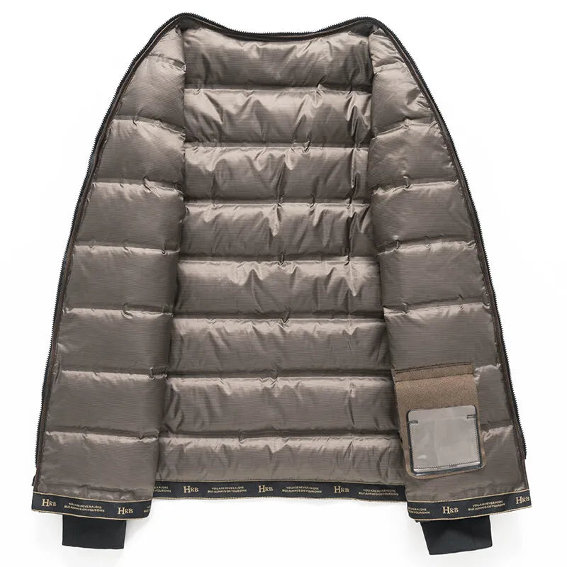 Sobretudo masculino cinza xadrez com forro interno removível acolchoado em pluma, modelo elegante para inverno.