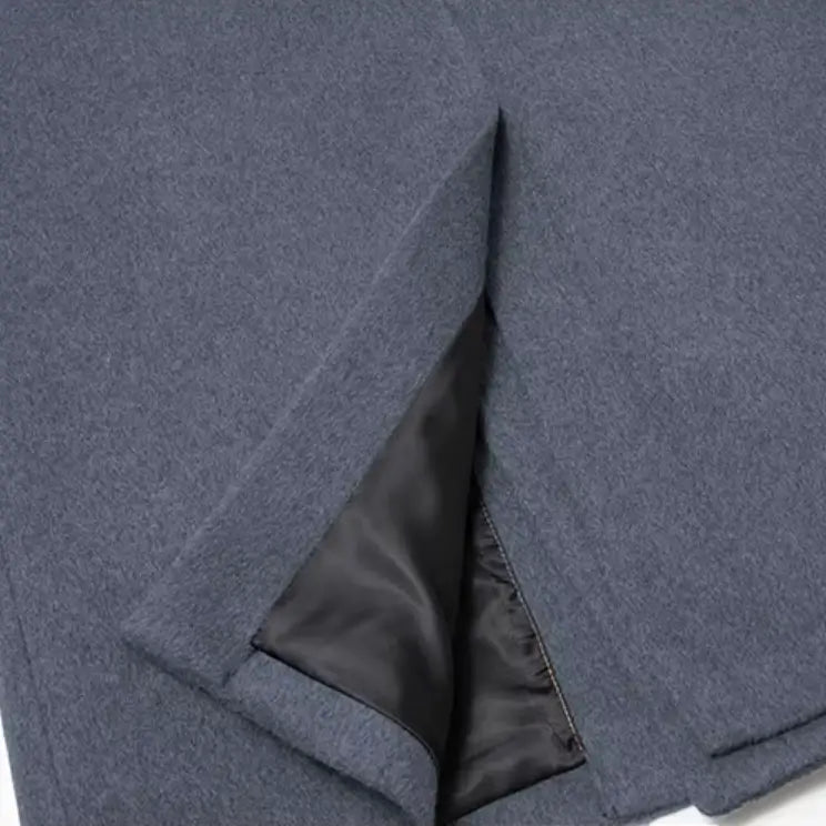 Sobretudo masculino preto de lã premium com abotoamento duplo e corte longo elegante