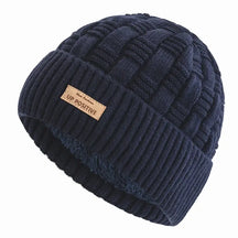 Gorro Térmico Nordic em tricô trabalhado com forro interno quente para dias frios.