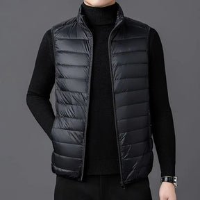 colete masculino preto puffer leve com design minimalista e gola alta ideal para meia estação e looks elegantes