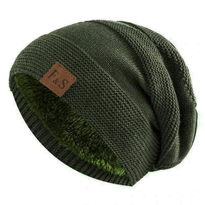 Gorro Térmico Montana taupe em tricô premium com forro interno quente e design slouchy moderno.