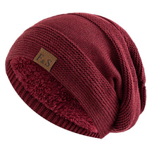 Gorro Térmico Montana taupe em tricô premium com forro interno quente e design slouchy moderno.