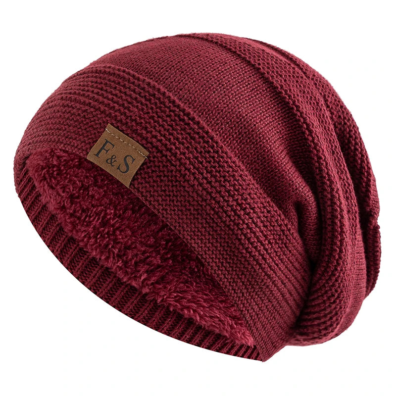 Gorro Térmico Montana taupe em tricô premium com forro interno quente e design slouchy moderno.