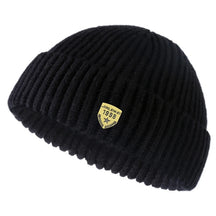 Gorro Unissex Brooklyn Knit em tricô canelado com design moderno e estilo urbano para inverno.