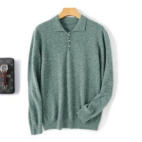 Suéter masculino em lã merino com gola polo e botões frontais dobrado com acabamento elegante