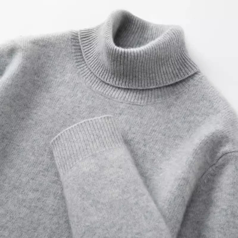 Suéter masculino gola alta em cashmere  escuro com textura macia e visual elegante para inverno