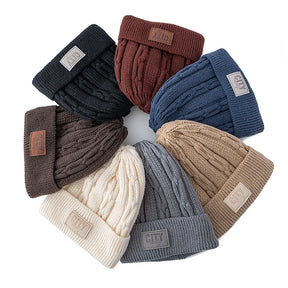 Gorro Térmico Alpine em tricô trabalhado com forro interno quente para dias frios.