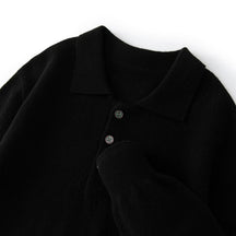 Suéter masculino em lã merino com gola polo e botões frontais dobrado com acabamento elegante