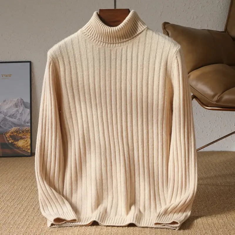 Suéter masculino gola alta em lã merino com textura canelada e visual elegante para inverno